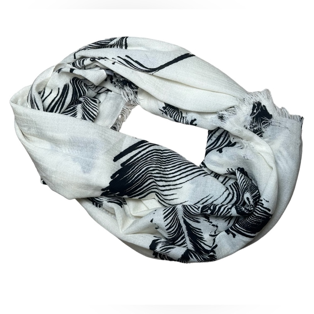 Neiman Marcus Women's White Scarf Wrap Shawl Lightweight Accessory One Size